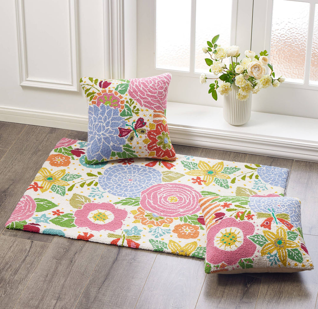 Dahlia Wool Hooked Pillow