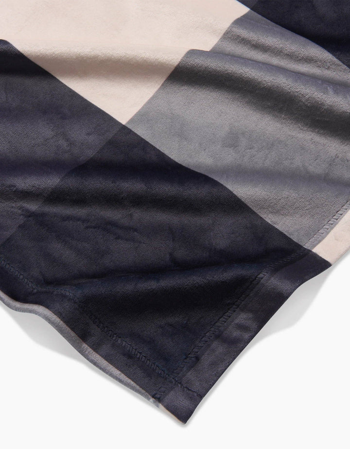 Snowy Gingham Butter Blanket Large