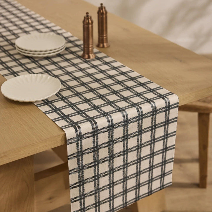 Blackstone Table Runner - Merry PigletsGeometry