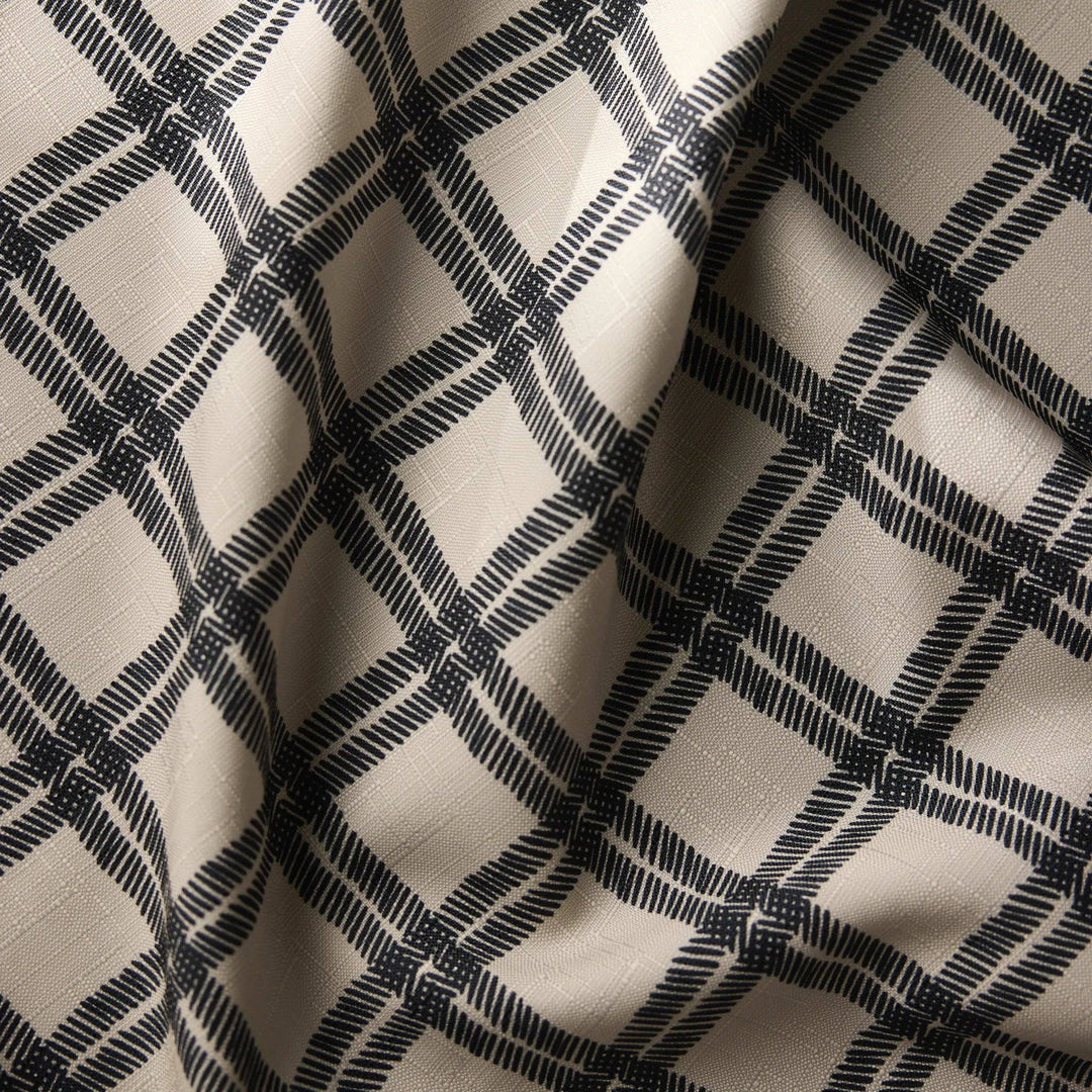 Blackstone Table Runner - Merry PigletsGeometry