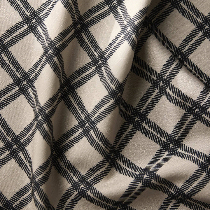 Blackstone Table Runner - Merry PigletsGeometry