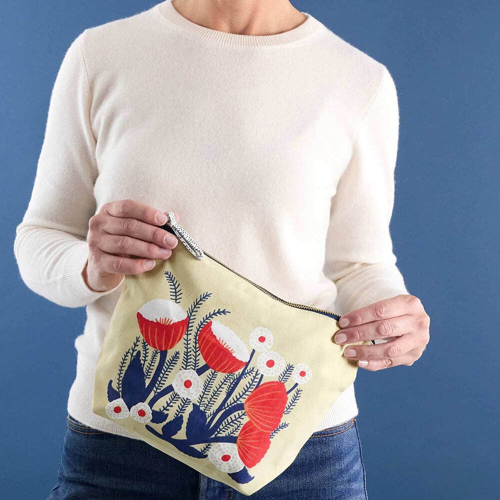 Buttercup Large Canvas Pouch - Merry Pigletsrockflowerpaper