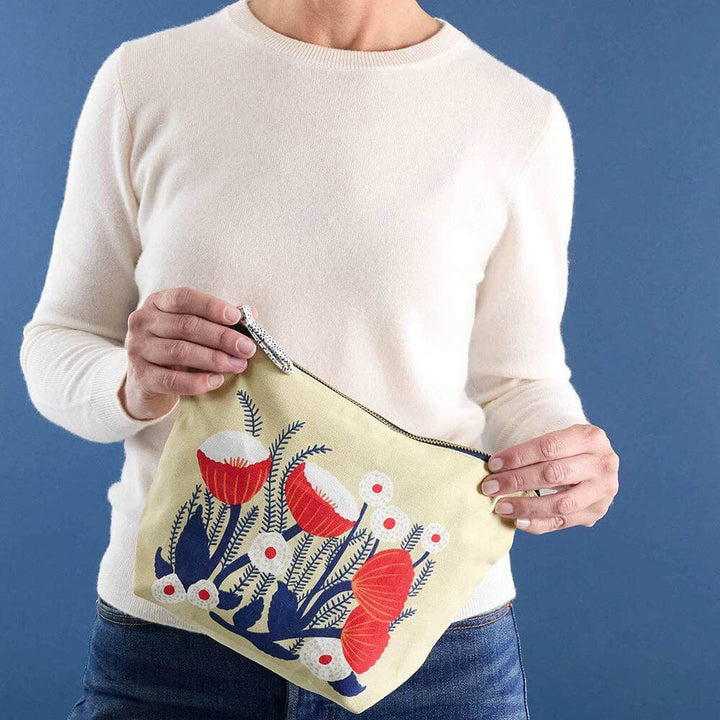 Buttercup Large Canvas Pouch - Merry Pigletsrockflowerpaper