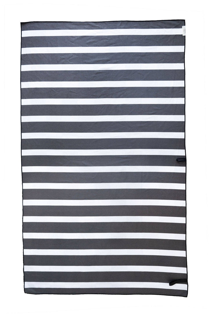 Checkmate Pool Towel - Merry PigletsCrae.Home