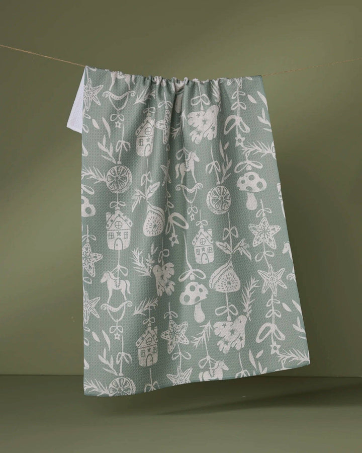 Cozy Ornaments Tea Towel - Merry PigletsGeometry