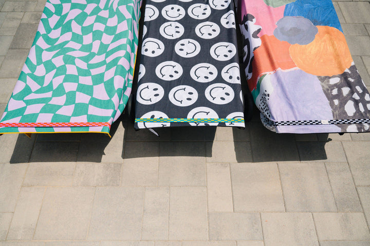 Lounge Chair Pool Towel Band: Checkmate - Merry Piglets