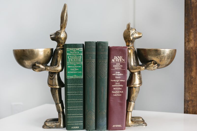 E+E Dish Stand - Merry PigletsAccent Decor