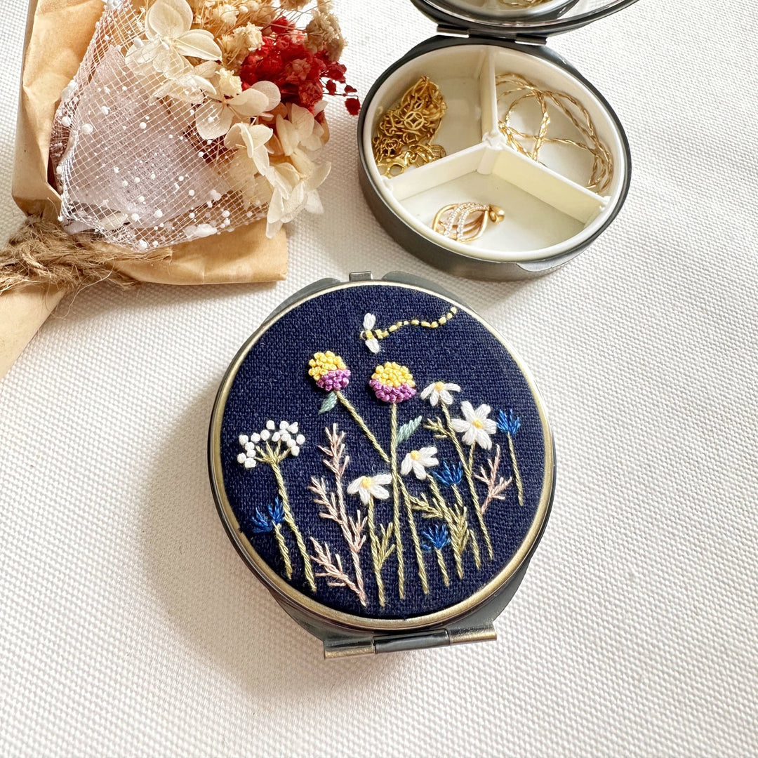 Embroidered Flower Garden Container - Merry PigletsQuince Fables