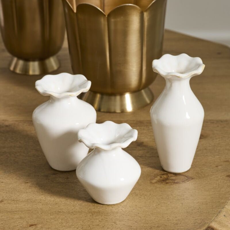 Esperanza White Budvase - Merry Pigletsaccent decor