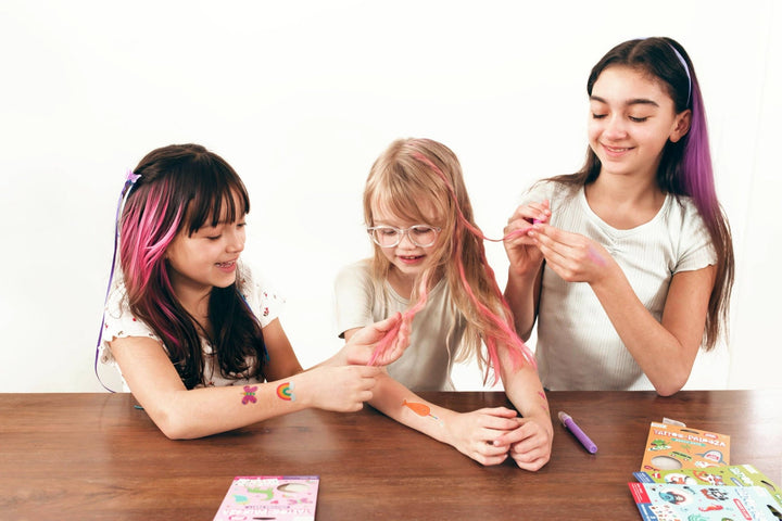 Hair Doodlers Crayon Set - Merry PigletsOOLY