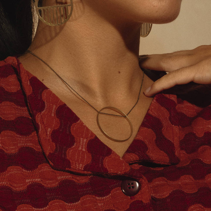 Horizon Brass Circle Necklace - Merry PigletsLarissa Loden