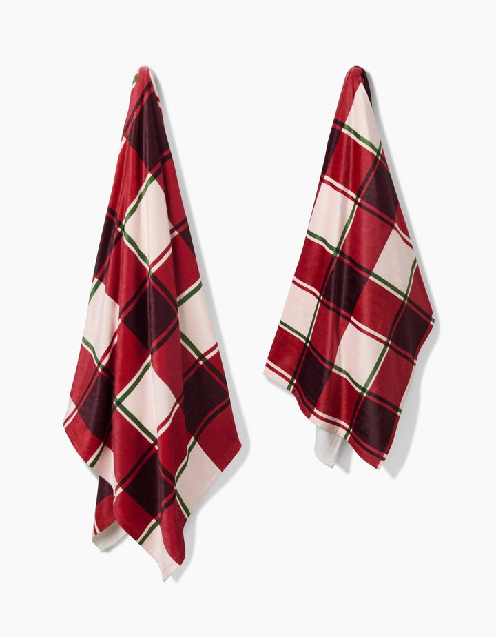 Jingle Plaid Butter Blanket - Merry PigletsGeometry