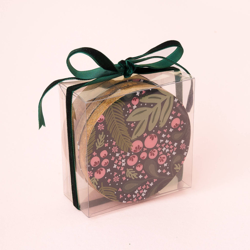 Jolly Sprig Green Wood Coaster Set - Merry PigletsThe Darling Effect