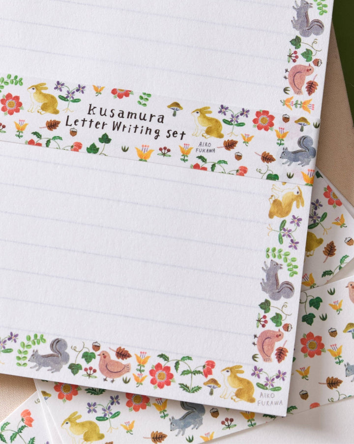 Kusamura Writing Set - Merry PigletsHer Winter Flowers