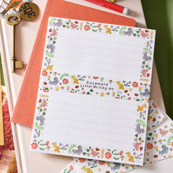 Kusamura Writing Set - Merry PigletsHer Winter Flowers