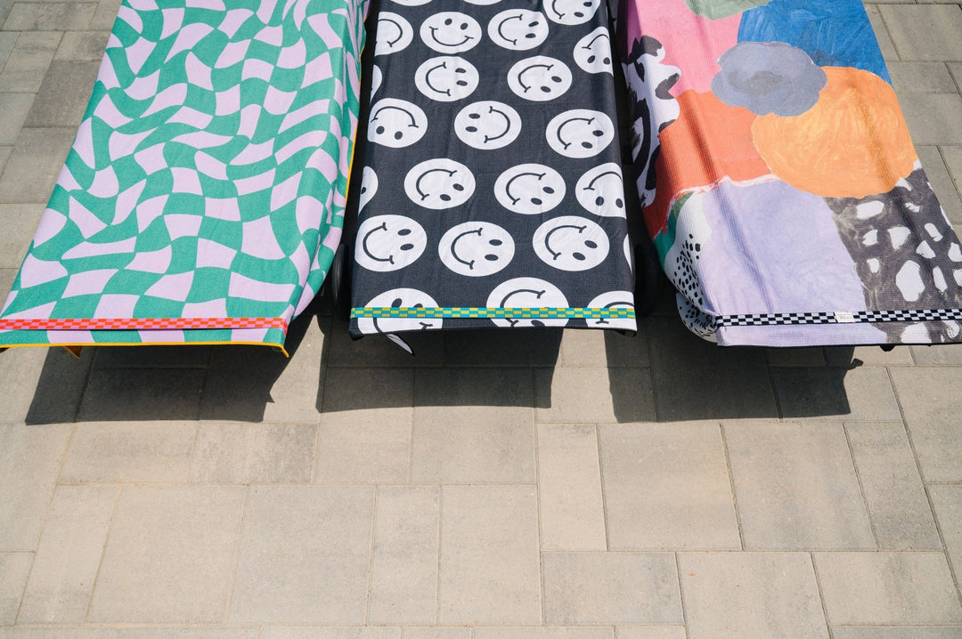 Lounge Chair Pool Towel Band: Checkmate - Merry PigletsCrae.Home