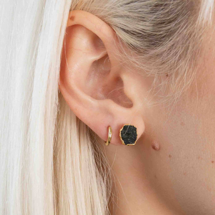 Margot Mini Huggie Hoop Earrings - Merry PigletsLarissa Loden