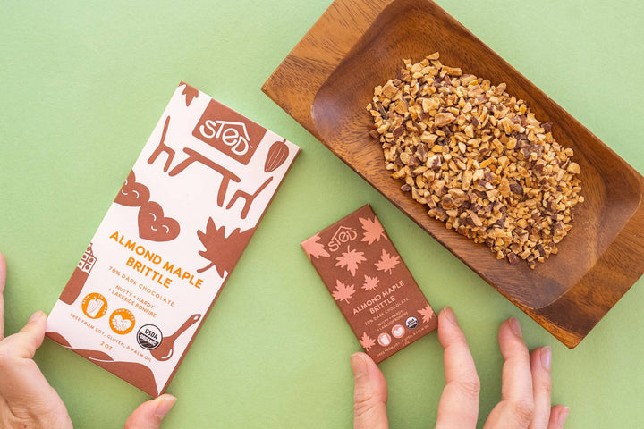 Mini Almond Maple Brittle Chocolate Bar - Merry PigletsSted Foods