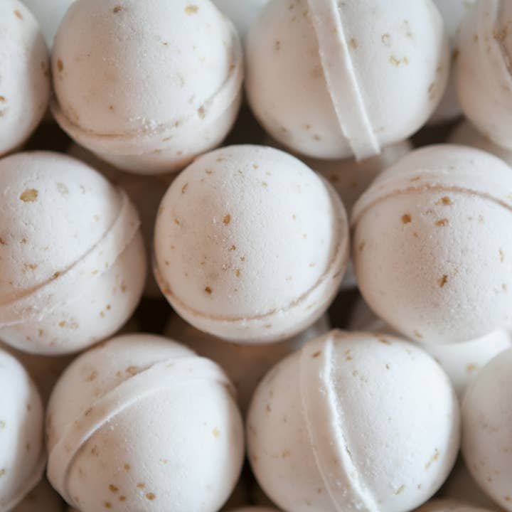 Oatmeal Milk & Honey Bath Bomb - Merry PigletsOld Whaling Company