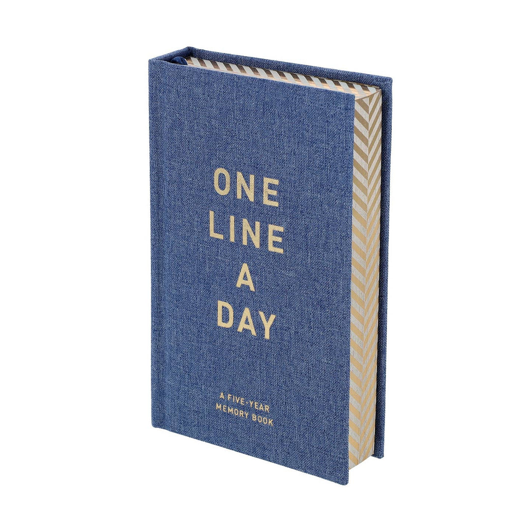 One Line A Day - Merry PigletsChronicle Books