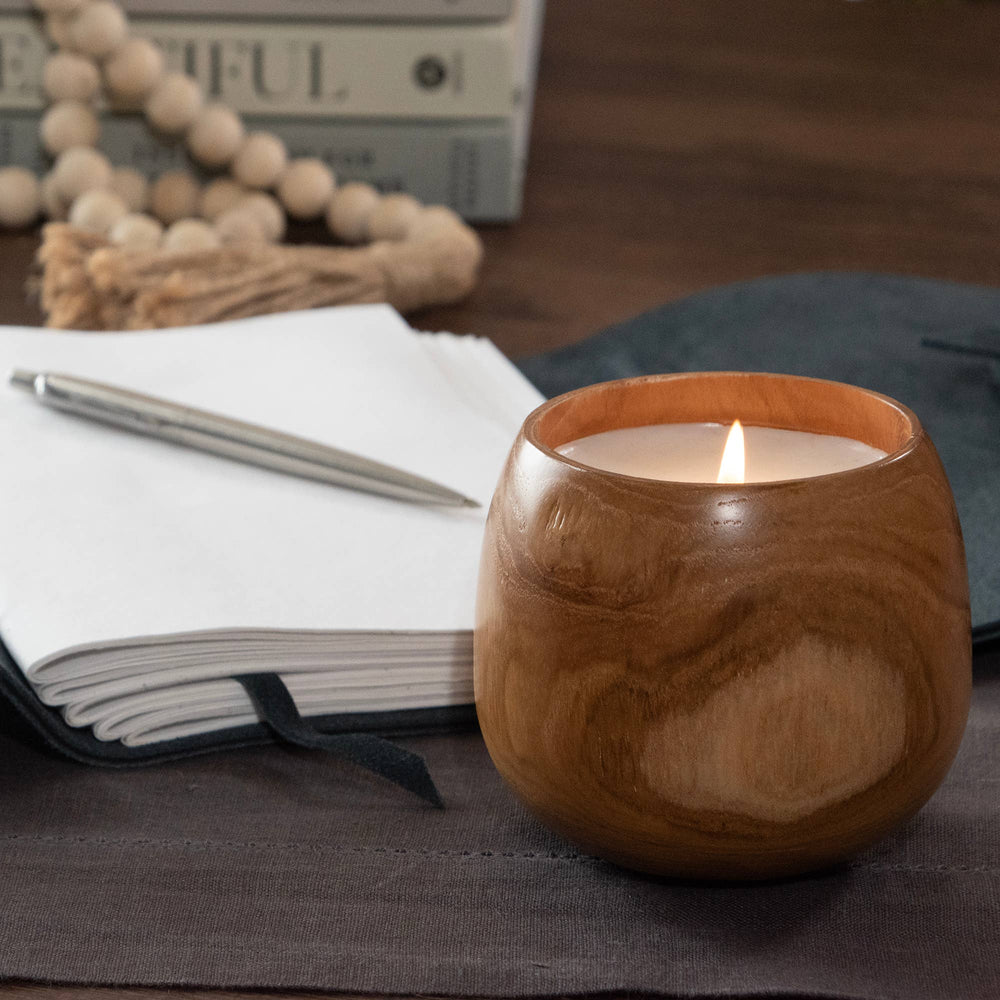 Palo Santo & Cedar Candle - Merry PigletsAndaluca