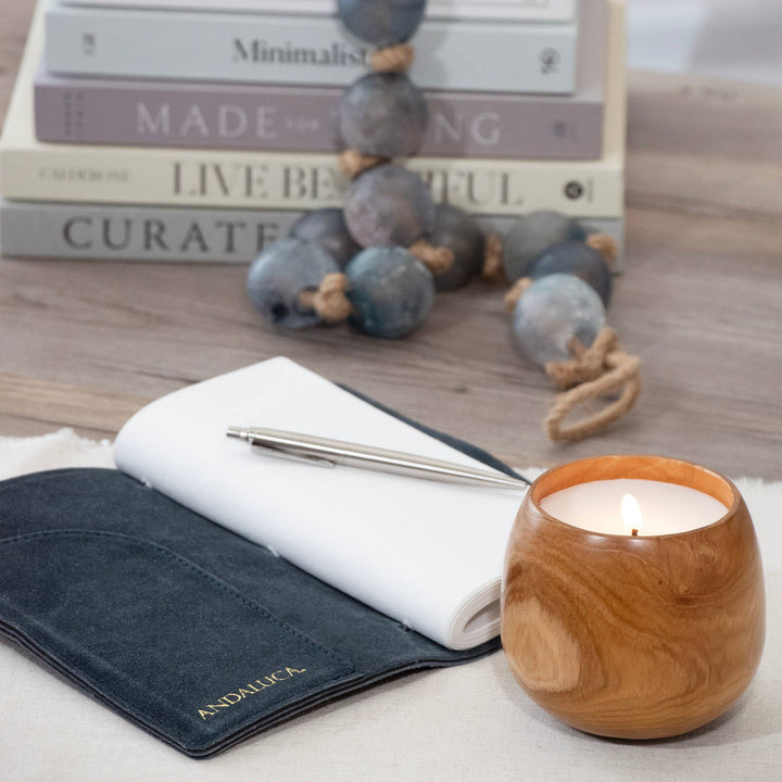 Palo Santo & Cedar Candle - Merry PigletsAndaluca