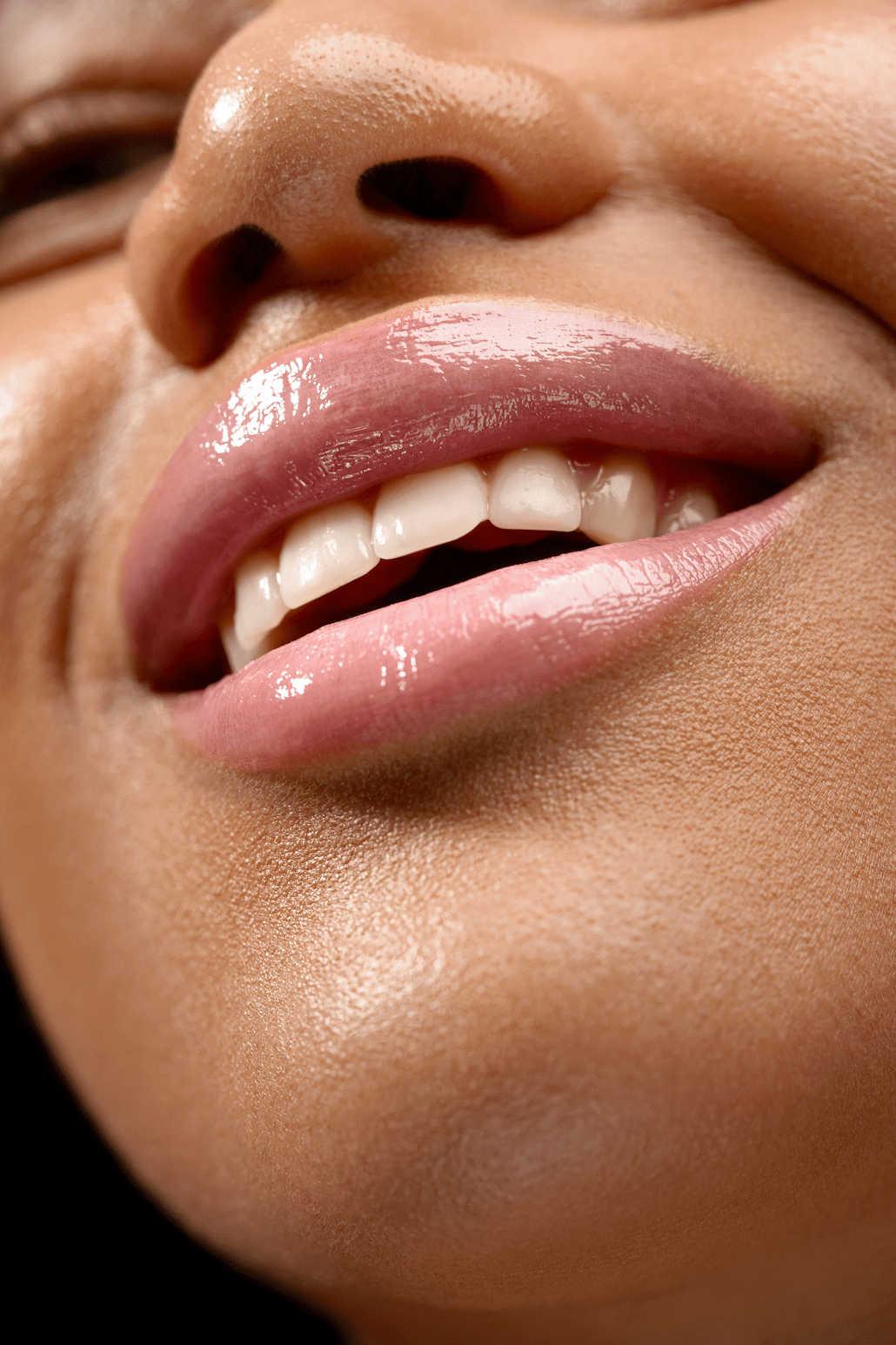 Strawberry Mochi Glazy Lips - Merry PigletsAvryBeauty