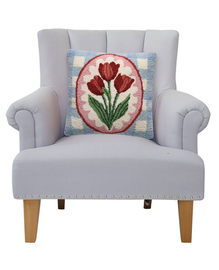Tulip Frame Wool Hooked Pillow - Merry PigletsPeking Handicraft