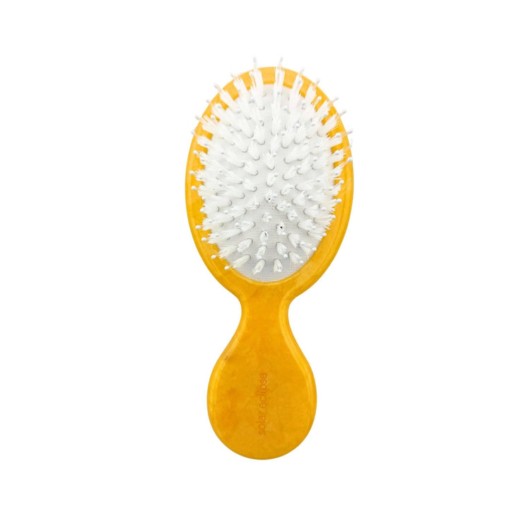 Vintage Daisy Handbag Hero Brush - Merry PigletsSolar Eclipse