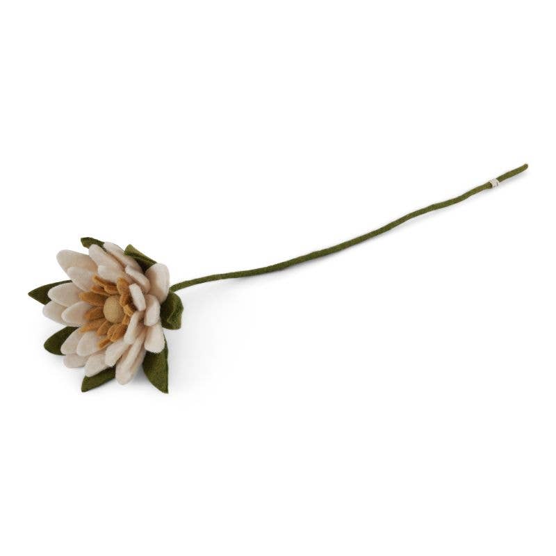 White Waterlily Wool Flower - Merry PigletsGry and Sif
