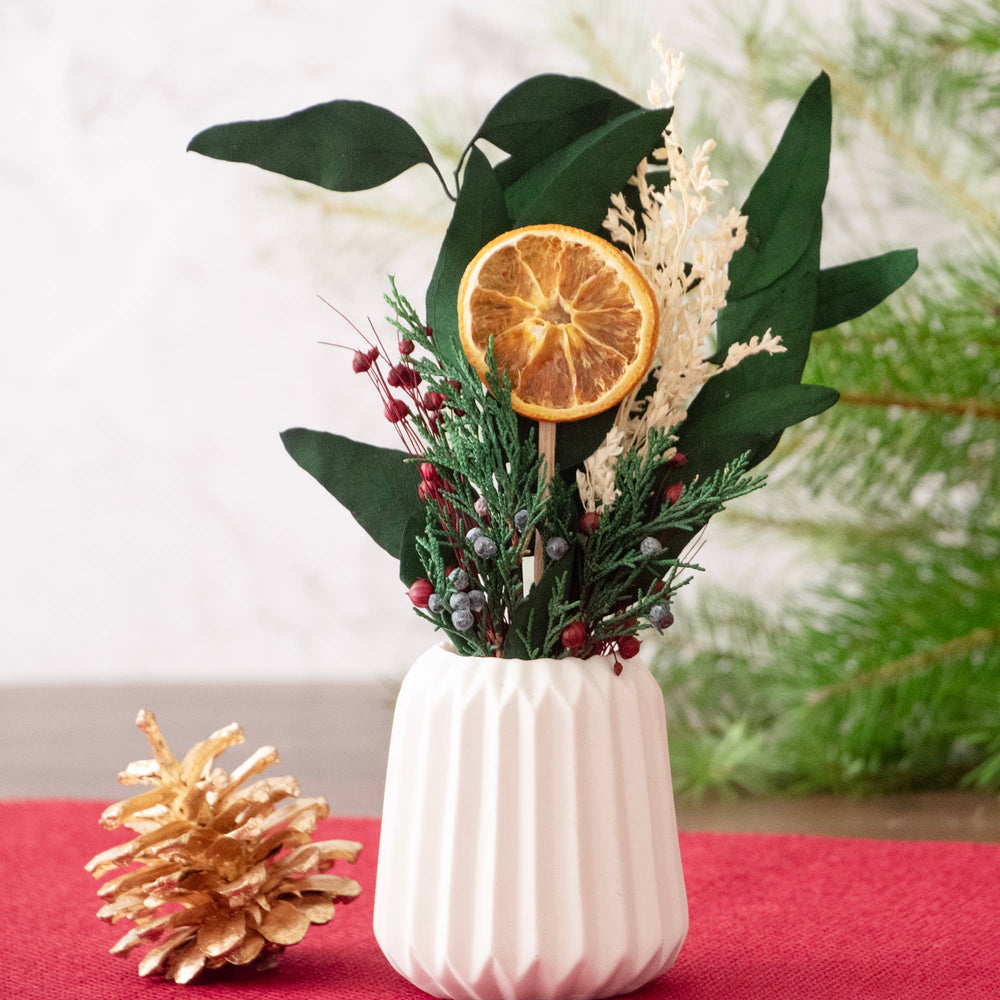 Winter Citrus Mini Bouquet - Merry PigletsAndaluca